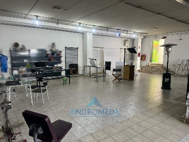 Foto Locale commerciale a Marigliano Centro di 820 m² con 3 locali