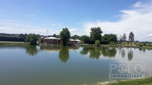 Foto Cessione attività in VIA SAN DONATO, Budrio di 27500 m² con 2 locali