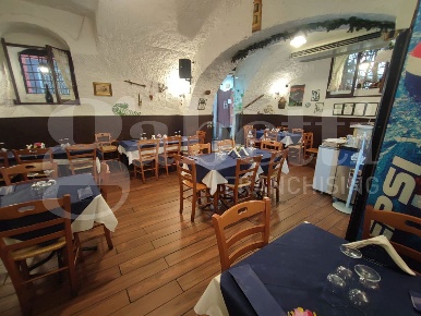Foto Ristorante a Napoli Centro Storico di 110 m² con 2 locali in vendita