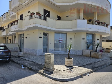 Foto Negozio in Via Turati ang. via Verdesca Bax snc, Copertino di 55 m²