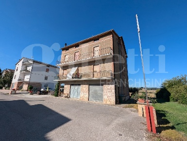 Foto Appartamento in Via DEI PIOPPI 1, Deruta Centro di 120 m² con 4 locali