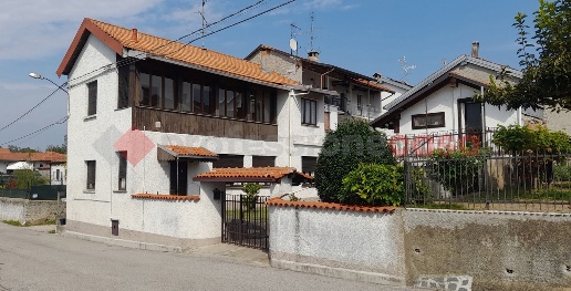 Foto Casa indipendente in Selvigia, Varallo Pombia Centro di 170 m²