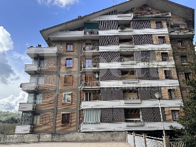 Foto Appartamento in Via Pironti 0, Avellino di 170 m² con 6 locali