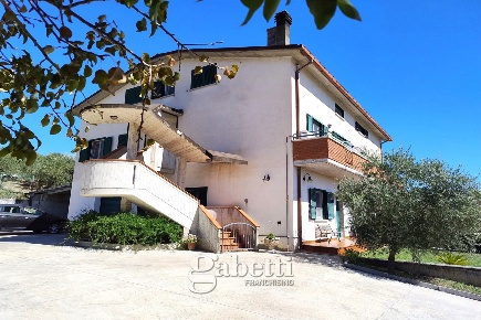 Foto Villa bifamiliare in Ruviato, Campobasso Feudo di 190 m² con 6 locali