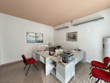 Foto Negozio in Via MATTEOTTI 113, Noventa Vicentina Centro di 35 m²