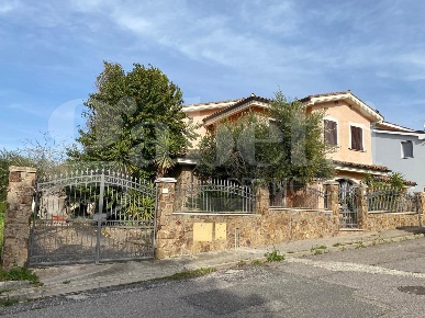 Foto Villa singola in Via ALFIERI 3, Santa Giusta Centro di 413 m²