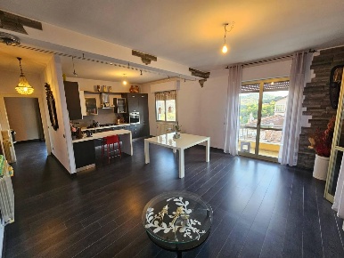 Foto Appartamento a San Biagio della Cima di 106 m² con 3 locali in vendita