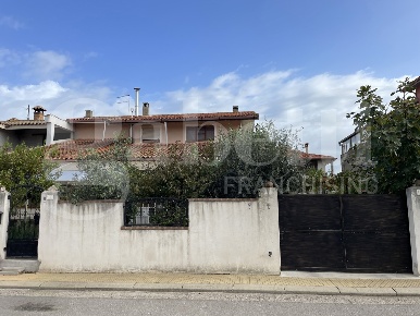 Foto Villa unifamiliare in Via MEUCCI 3, Terralba di 225 m² con 3 locali