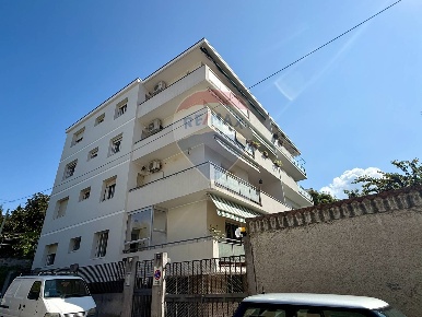 Foto Appartamento in Via Ettore Daurant, Trieste San Vito - Campi Elisi