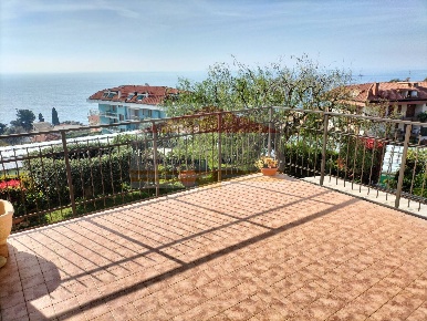 Foto Appartamento in via Piani Paorelli, Costarainera Piani Paorelli