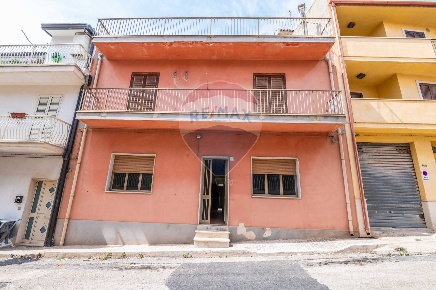 Foto Appartamento in via Scaramia 82, Santa Croce Camerina Centro di 150 m²
