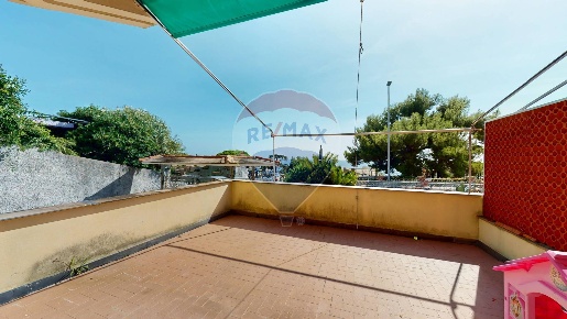 Foto Appartamento in Via Pontiroli, Bogliasco Centro di 107 m² con 7 locali
