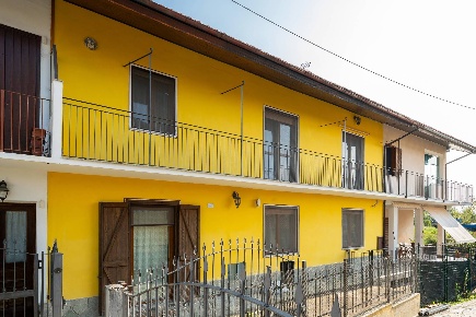 Foto Casa indipendente in CASCINA USSEGLIO, Trana di 300 m² con 10 locali