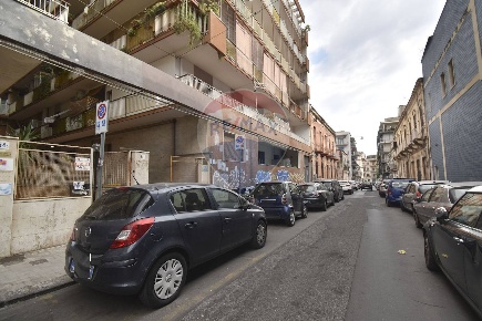 Foto Appartamento in Via San Pietro, Catania Borgo di 112 m² con 4 locali