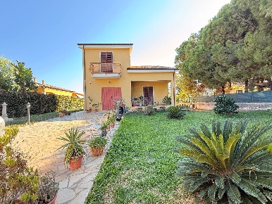 Foto Villa unifamiliare in VIA ISOLE DELLA SONDA, Siracusa Arenella