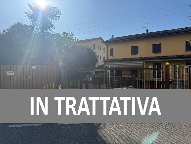 Foto Villa a schiera a Lesmo di 200 m² con 5 locali in vendita