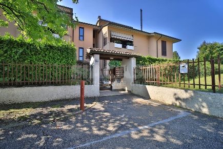 Foto Appartamento in via Indipendenza, Mezzago Centro di 107 m² in vendita