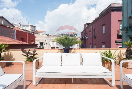 Foto Appartamento a Napoli Centro Storico di 330 m² con 10 locali