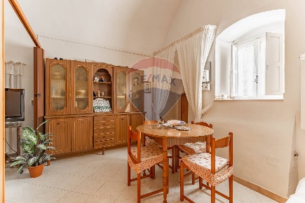 Foto Casa indipendente in Via Marsala, Toritto Centro di 80 m² con 4 locali