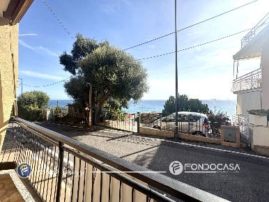 Foto Appartamento in via N. Sauro, Borgio Verezzi di 75 m² con 4 locali