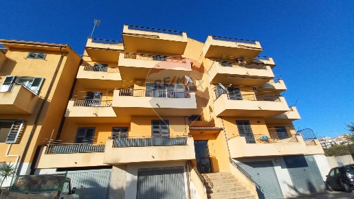 Foto Appartamento in via Brancati, Scicli di 190 m² con 9 locali in vendita