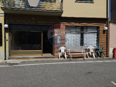 Foto Attività commerciale in via del canale, Bastida Pancarana di 128 m²
