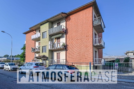 Foto Appartamento in Via Sempione, Castel Rozzone di 90 m² con 3 locali