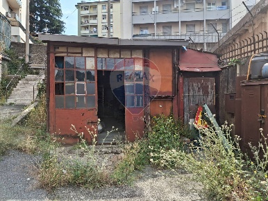 Foto Magazzino a Genova Molassana di 27 m² in vendita