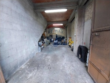 Foto Box in Via Tenente Scuderi Giuseppe, Zafferana Etnea Centro di 70 m²