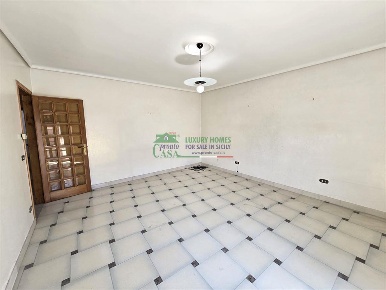 Foto Appartamento a Gela di 110 m² in vendita