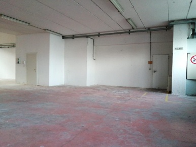 Foto Capannone industriale a Cascina Semicentro di 320 m² con 1 locali