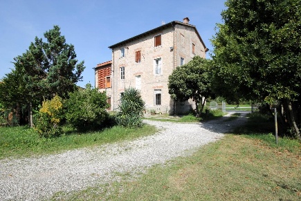 Foto Rustico a Lucca Sant'Alessio - Carignano di 450 m² con 22 locali