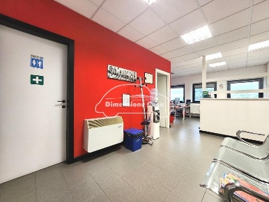 Foto Ufficio a Capannori Lammari - Lunata di 92 m² con 3 locali in vendita