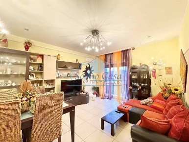 Foto Appartamento a Luni Casano Dogana Isola di 120 m² con 5 locali