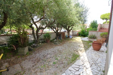 Foto Villa unifamiliare a Vicopisano Uliveto Terme di 150 m² con 6 locali