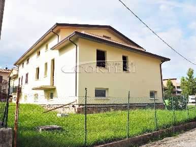 Foto Villa bifamiliare a Perugia di 140 m² con 5 locali in vendita