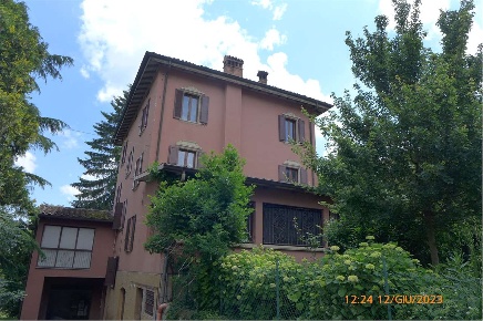 Foto Appartamento in Via San Vitale 1, Carpineti Centro di 223 m²