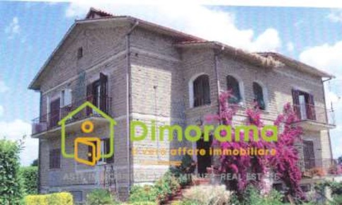 Foto Villa a schiera Formello di 144 m² con 7 locali in vendita