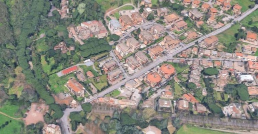 Foto Negozio in Via G. Romita, Ariccia Centro di 71 m² con 1 locali