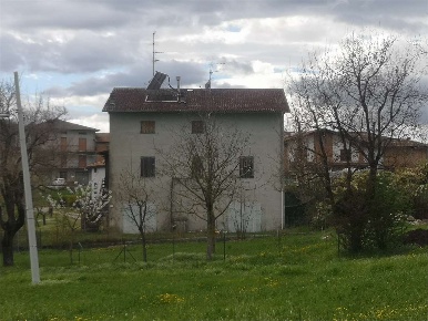 Foto Appartamento in Via Trinità di Pianzo 11, Casina di 167 m² in vendita