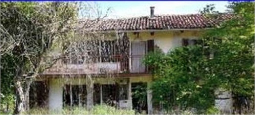 Foto Casa indipendente in Via S. Giovanni, Capriglio Centro di 310 m²
