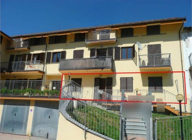 Foto Appartamento in Piazza Caracco, Cassinasco di 71 m² con 5 locali