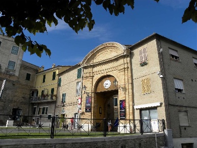 Foto Ufficio a Castelfidardo di 20 m² con 1 locali in affitto