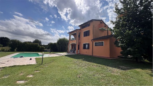 Foto Villa unifamiliare in via romana 33, Capannori Centro di 190 m²