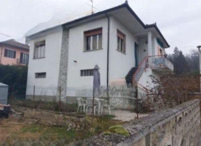 Foto Casa indipendente in Frazione Valenzani, Castagnole Monferrato