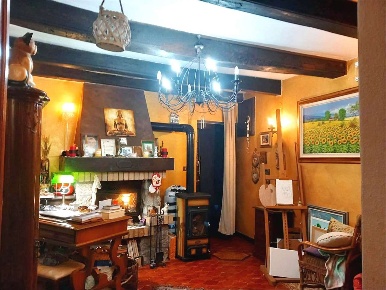 Foto Casa indipendente a Garessio di 175 m² con 14 locali in vendita