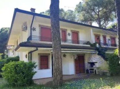 Foto Appartamento in Viale delle Arti, Lignano Sabbiadoro Centro di 109 m²