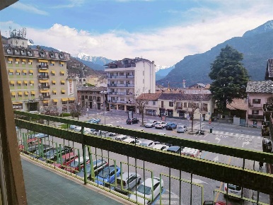 Foto Appartamento in Piazza Zerbion, Saint-Vincent Centro di 100 m²