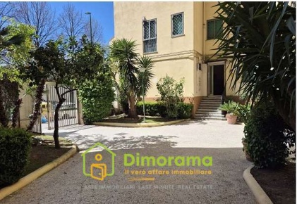 Foto Appartamento in Via Gioacchino Rossini 3 80128 Napoli NA Italia,