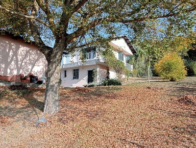 Foto Villa unifamiliare a Pecetto di Valenza di 113 m² con 7 locali